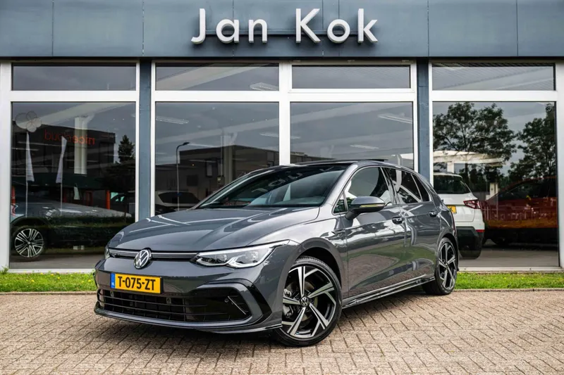 Volkswagen Golf (2023)