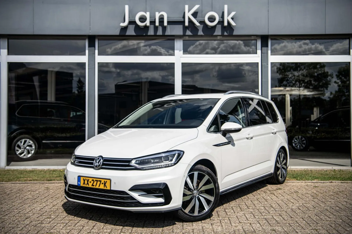Volkswagen Touran (2019) — foto 1