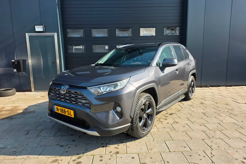 Toyota RAV4 (2021)