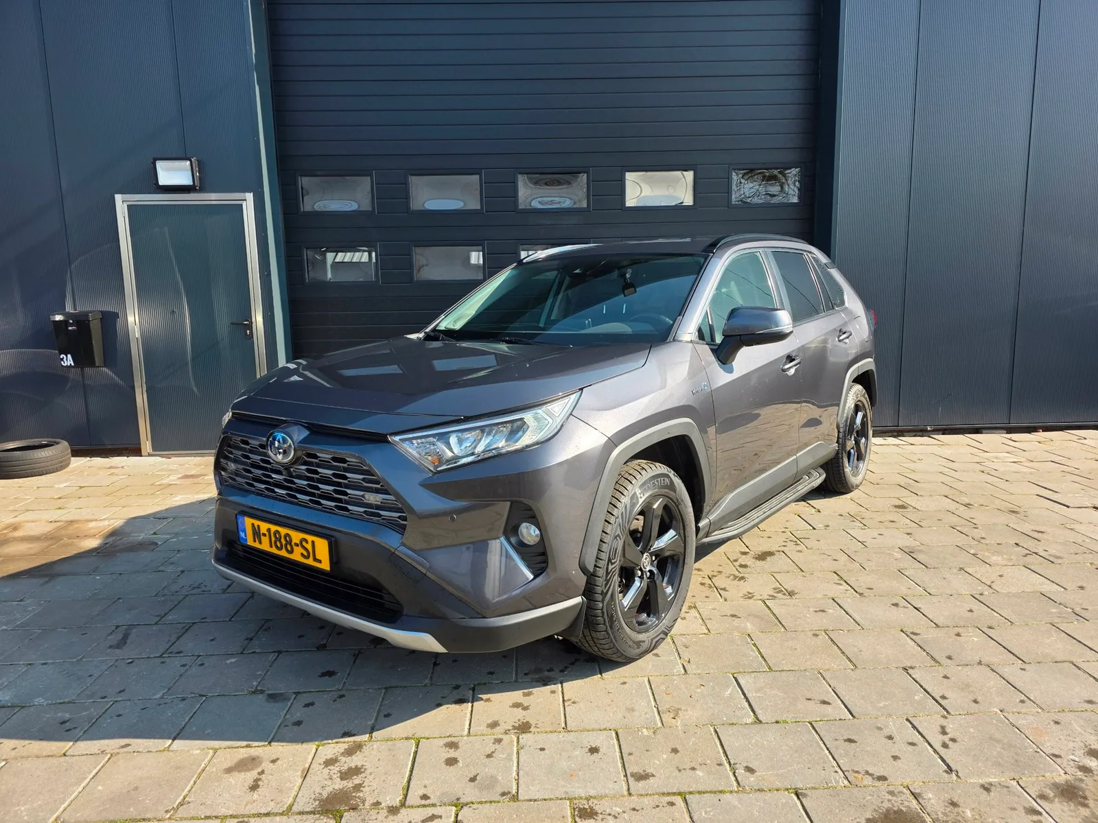 Toyota RAV4 (2021) — foto 1