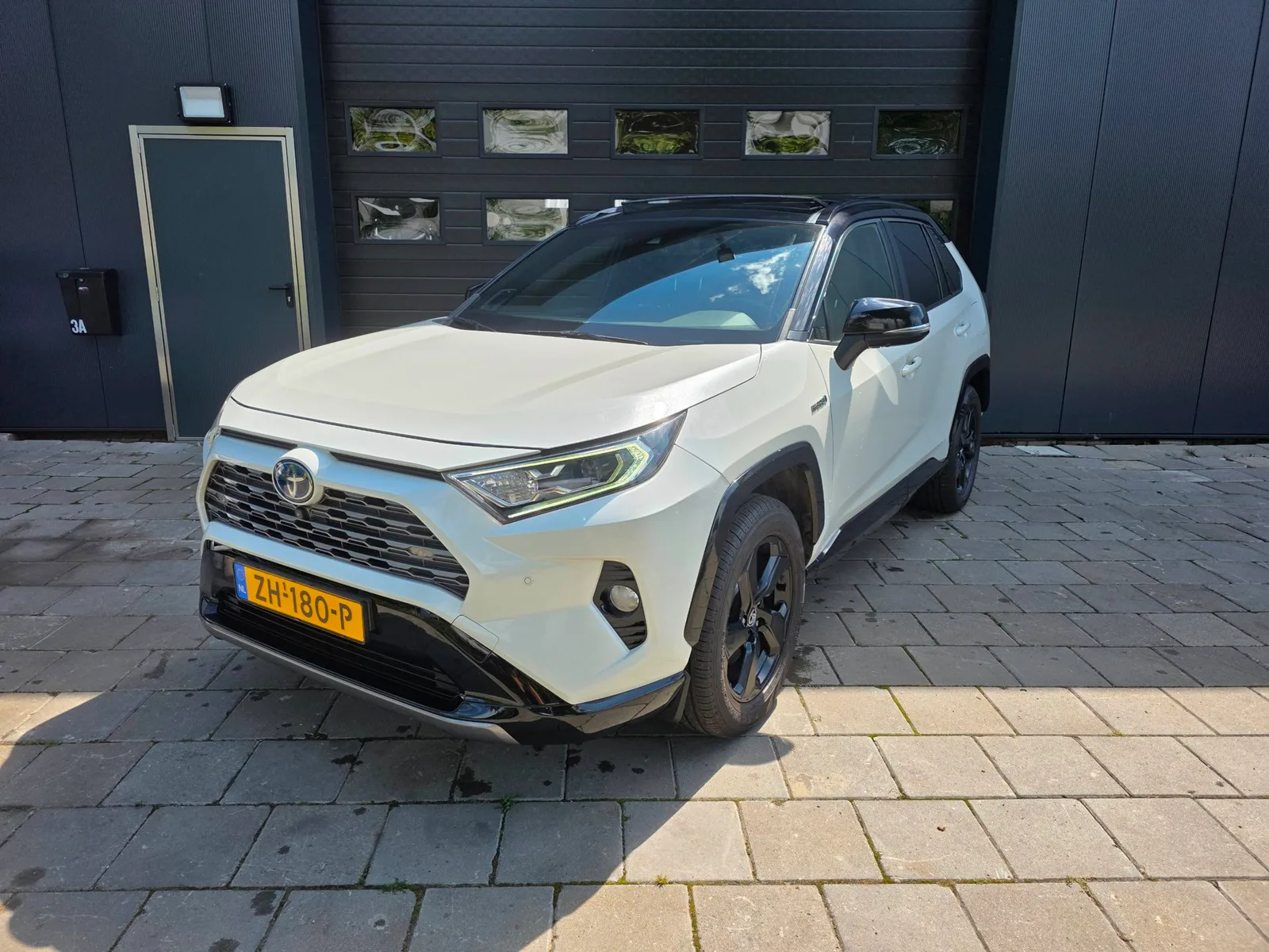 Toyota RAV4 (2019) — foto 1