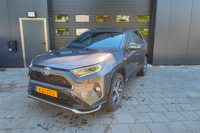 Toyota RAV4 (2021)