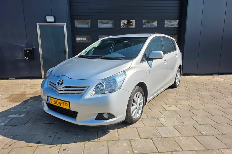 Toyota Verso (2012)
