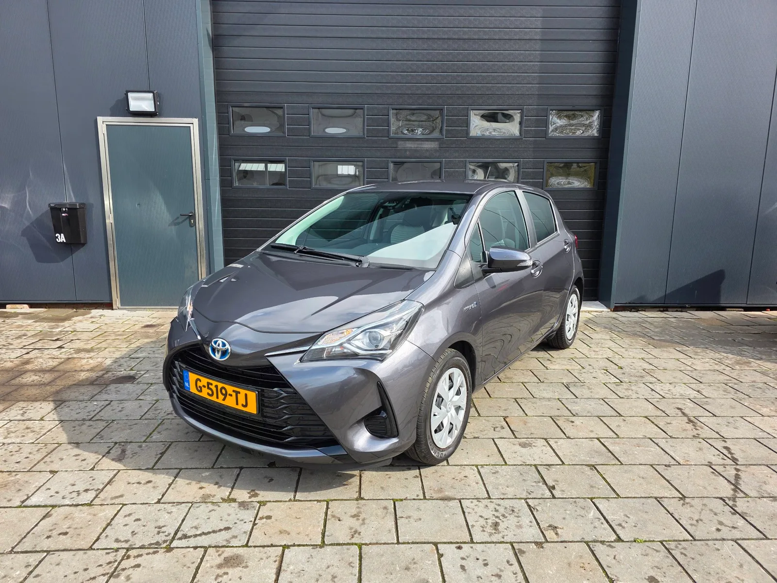 Toyota Yaris (2020) — foto 1