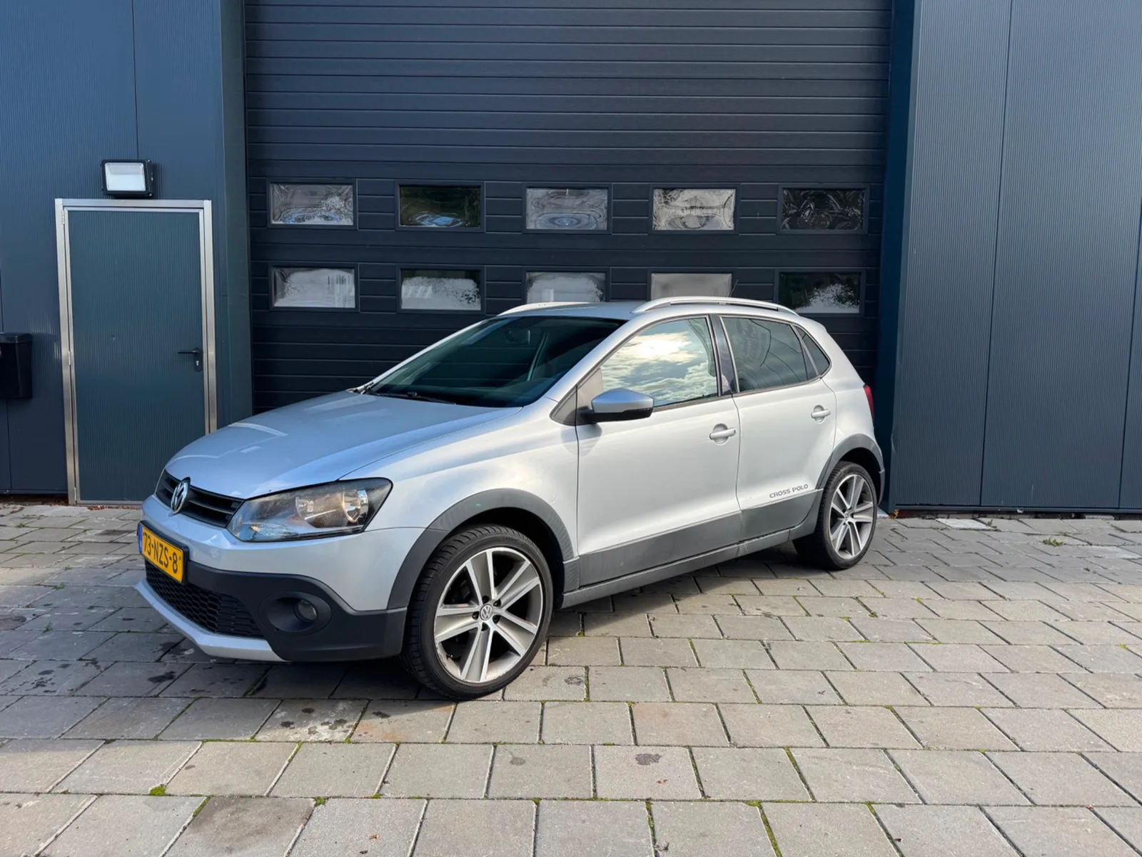 Volkswagen Polo (2011) — foto 1