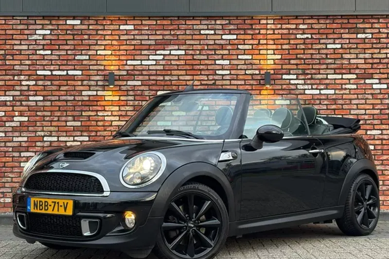 MINI Cabrio (2014)