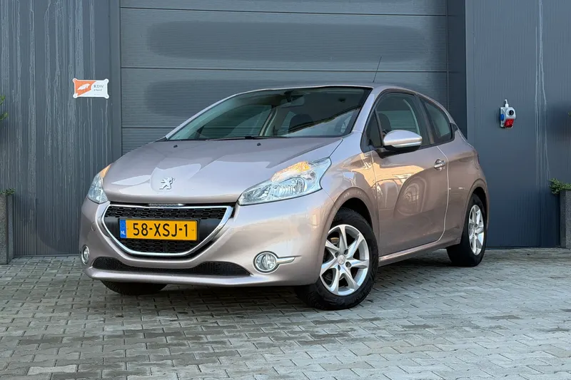 Peugeot 208 (2012)