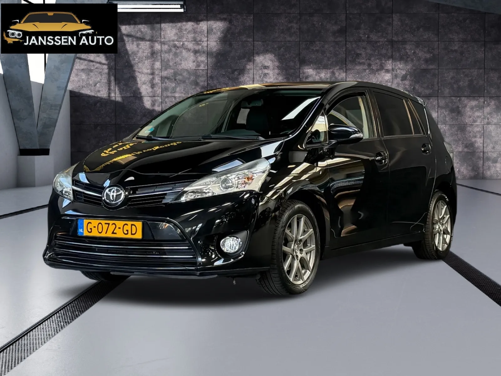 Toyota Verso (2013) — foto 1