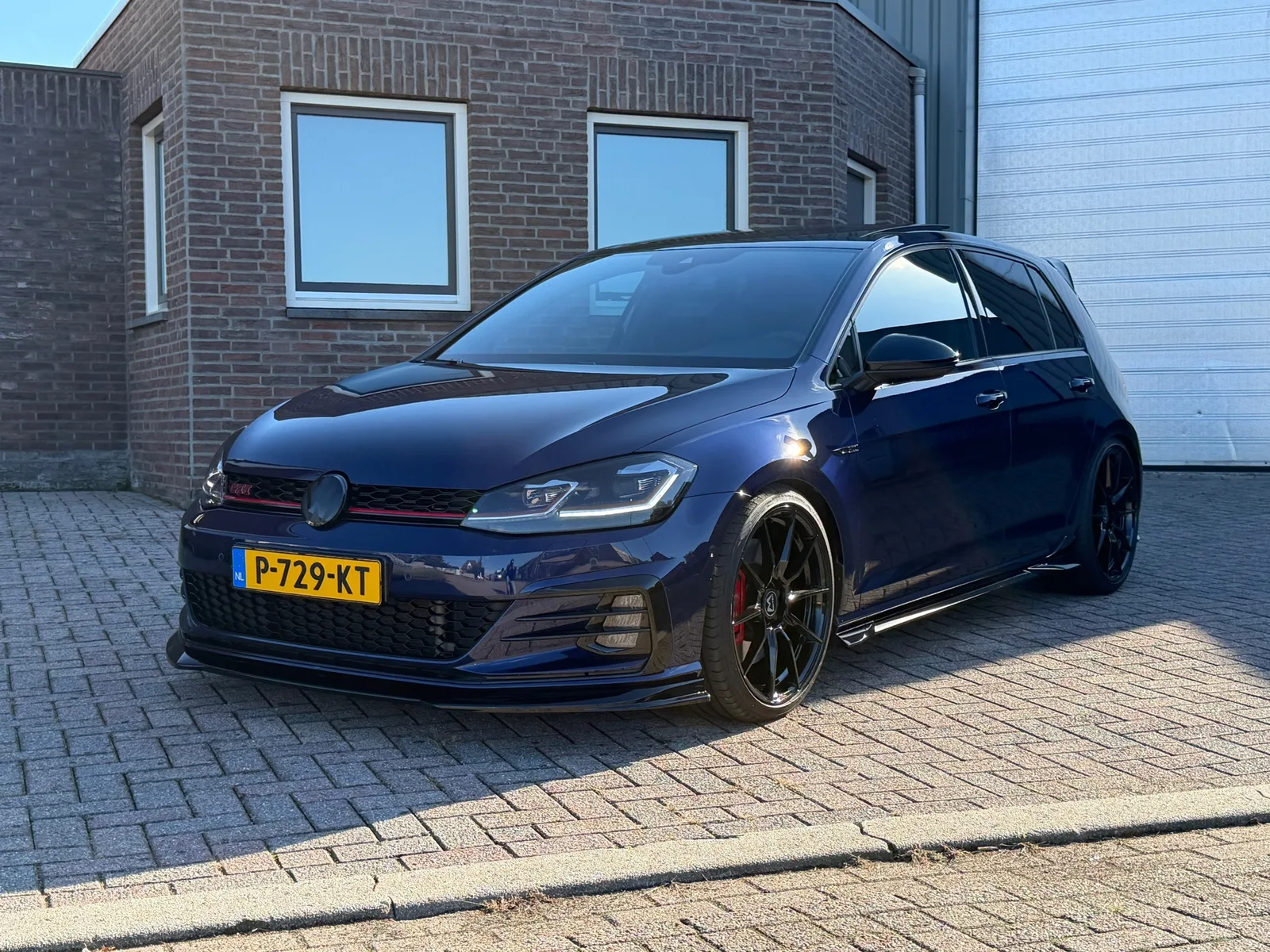 Volkswagen Golf (2017) — foto 1