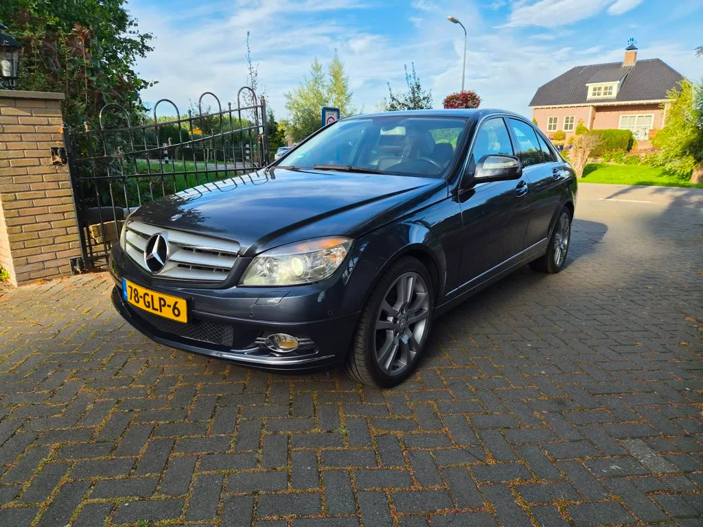 Mercedes-Benz C-Klasse (2008) — foto 1