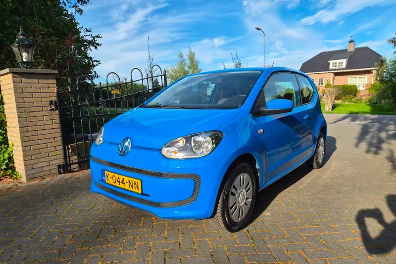 Volkswagen Up! (2015)