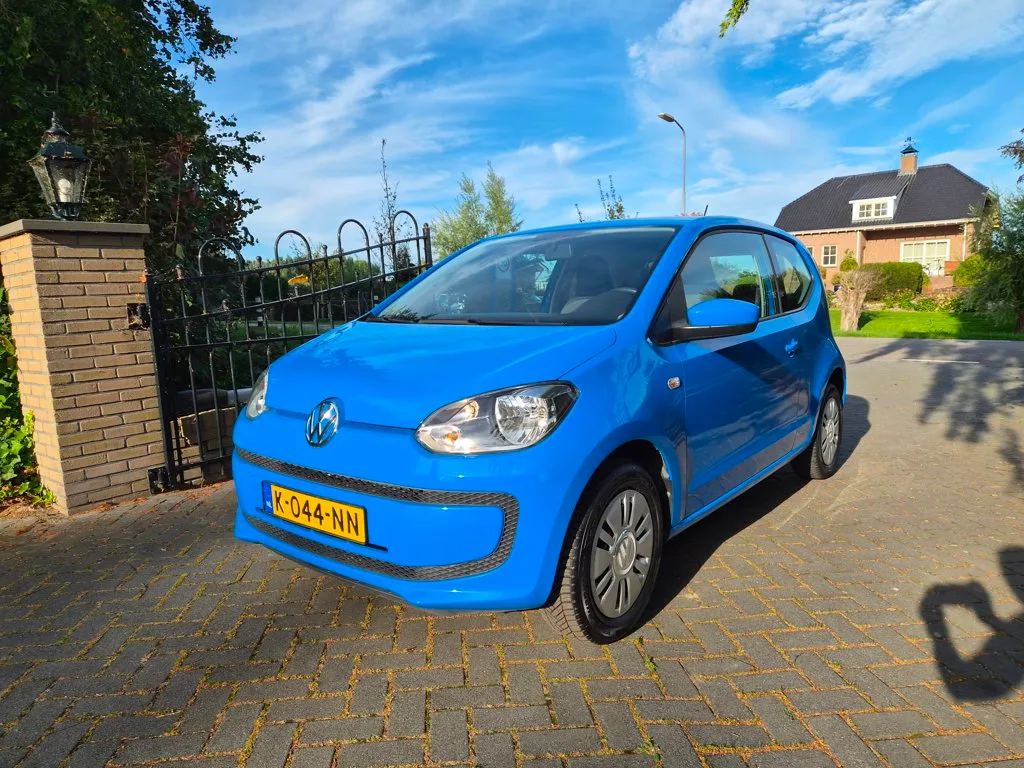 Volkswagen Up! (2015) — foto 1