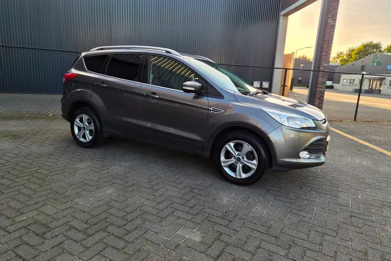 Ford Kuga (2013)