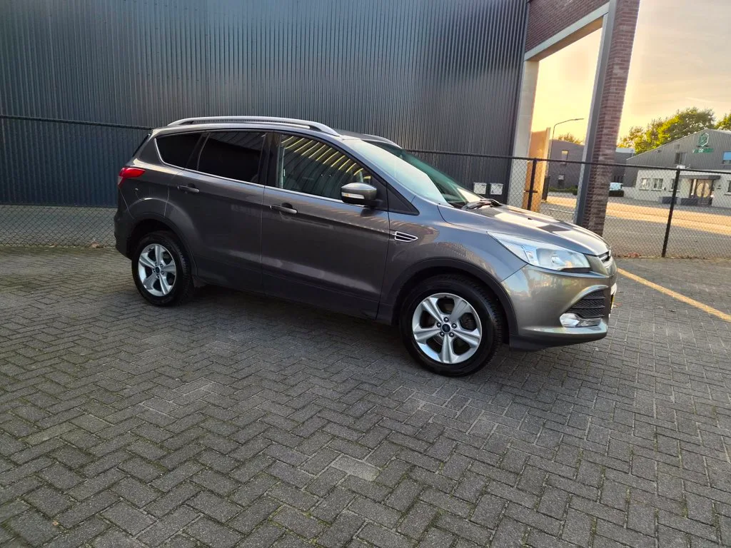 Ford Kuga (2013) — foto 1
