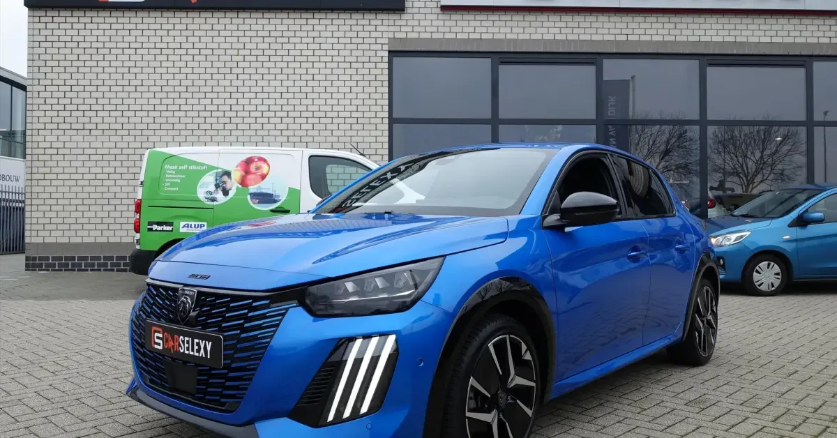 Peugeot 208 (2024) — foto 1