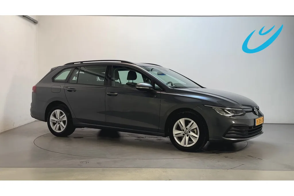 Volkswagen Golf (2022) — foto 1