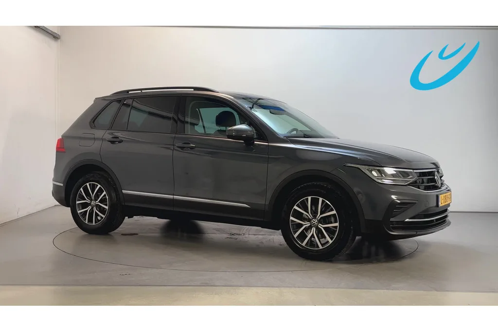 Volkswagen Tiguan (2021) — foto 1