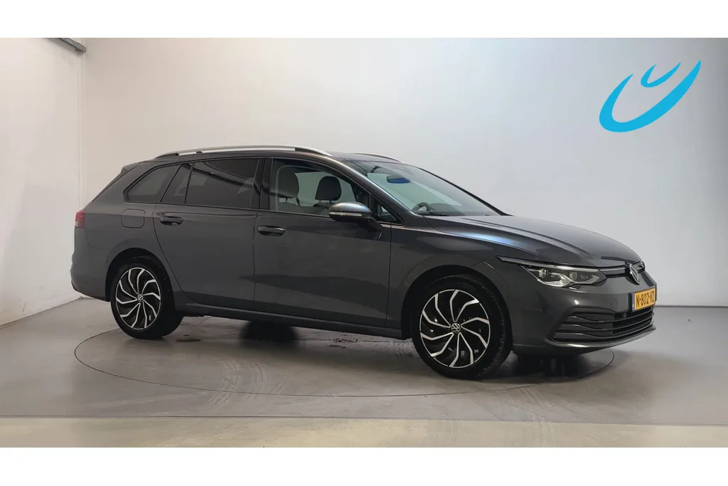 Volkswagen Golf (2021) — foto 1