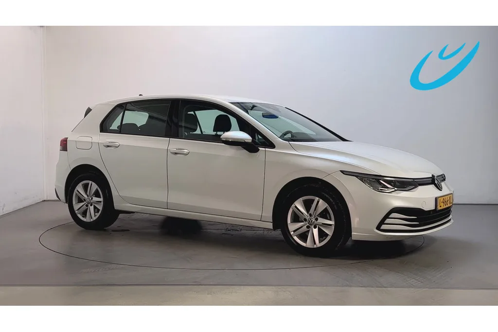 Volkswagen Golf (2021) — foto 1
