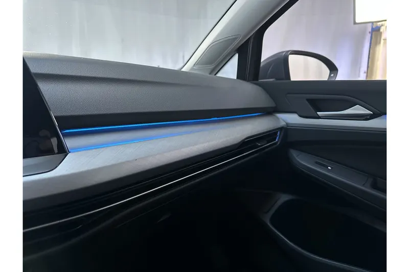 Volkswagen Golf (2023)