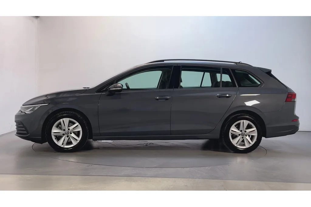 Volkswagen Golf (2022) — foto 1