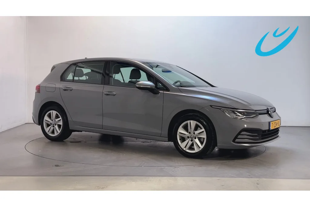 Volkswagen Golf (2023) — foto 1