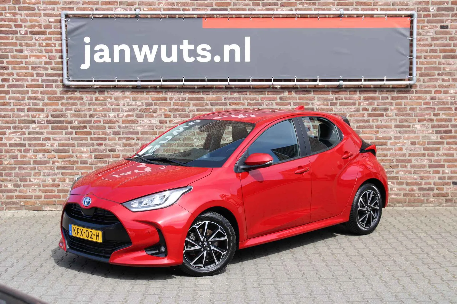 Toyota Yaris (2022) — foto 1