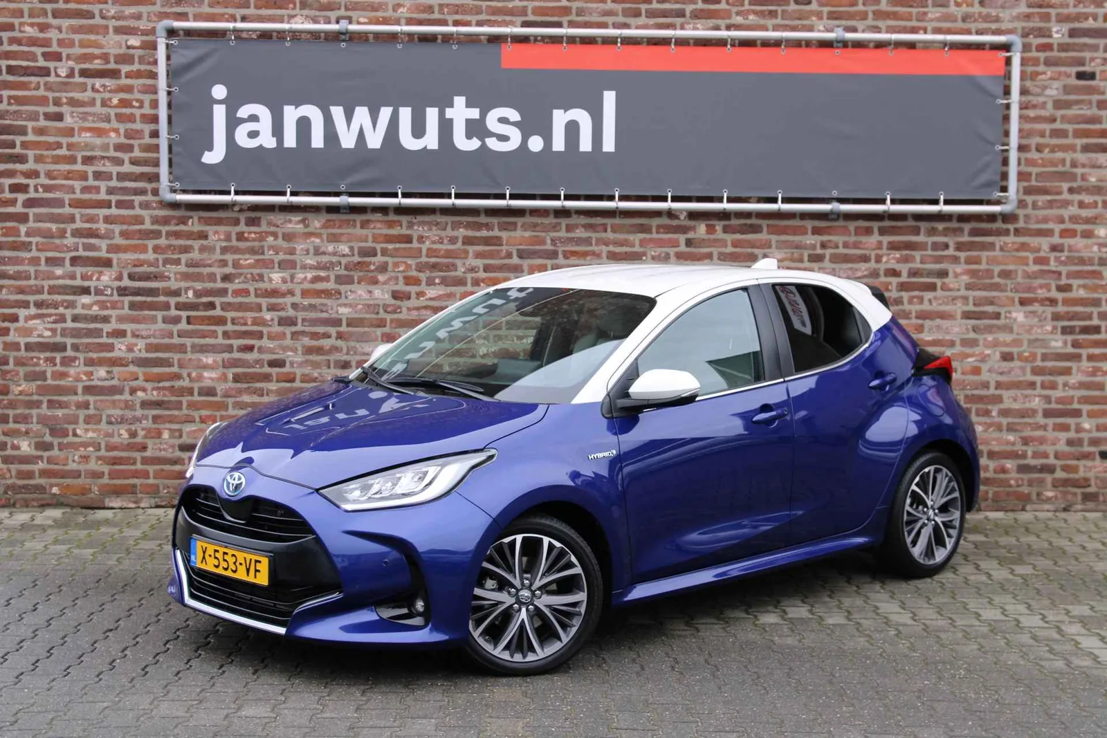 Toyota Yaris (2020) — foto 1