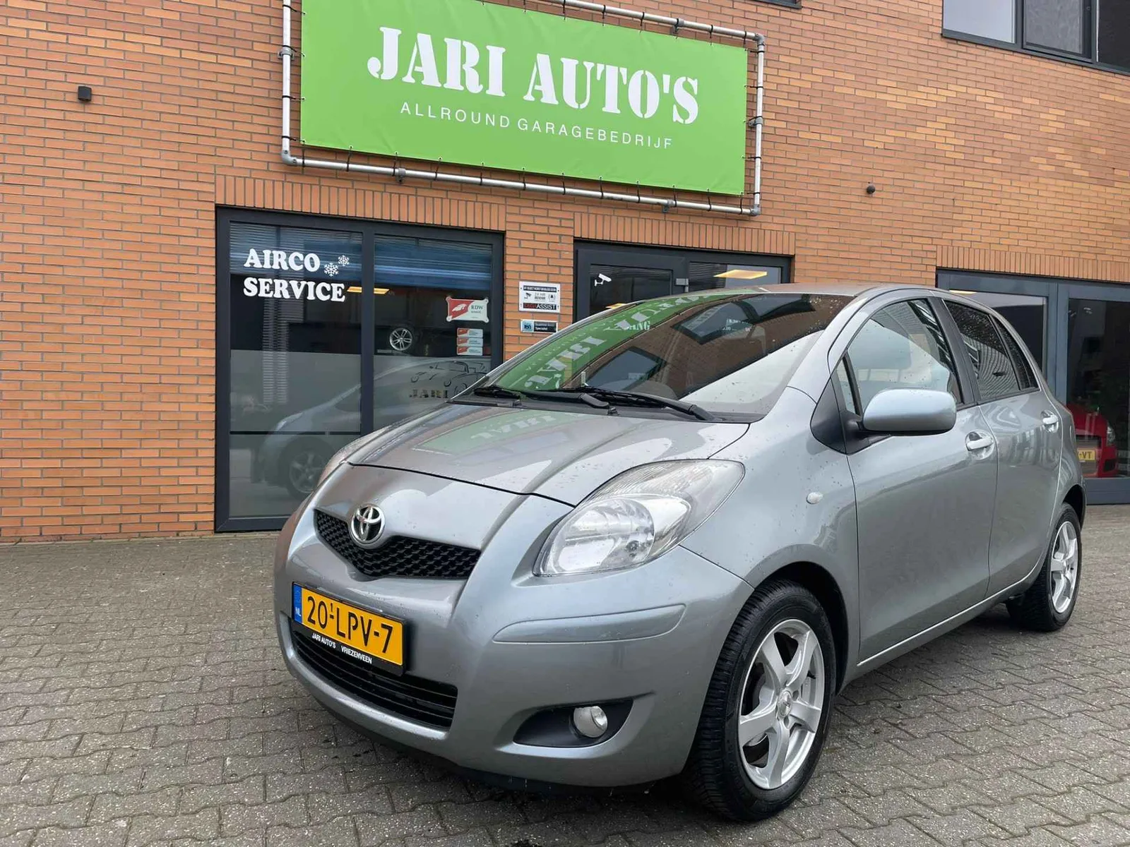 Toyota Yaris (2010) — foto 1