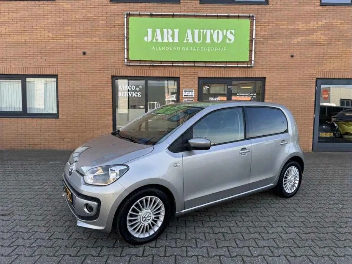 Volkswagen Up! (2014) — foto 1