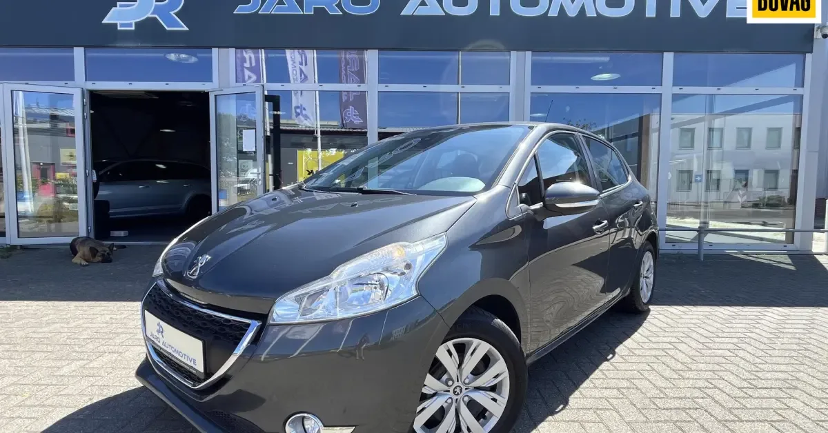 Peugeot 208 (2013) — foto 1