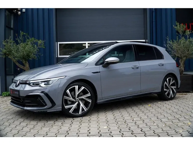 Volkswagen Golf (2021) — foto 1