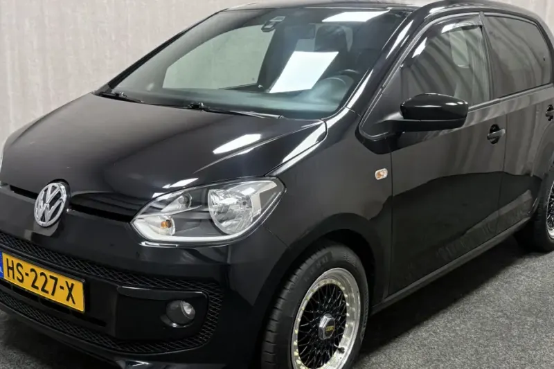 Volkswagen Up (2015)