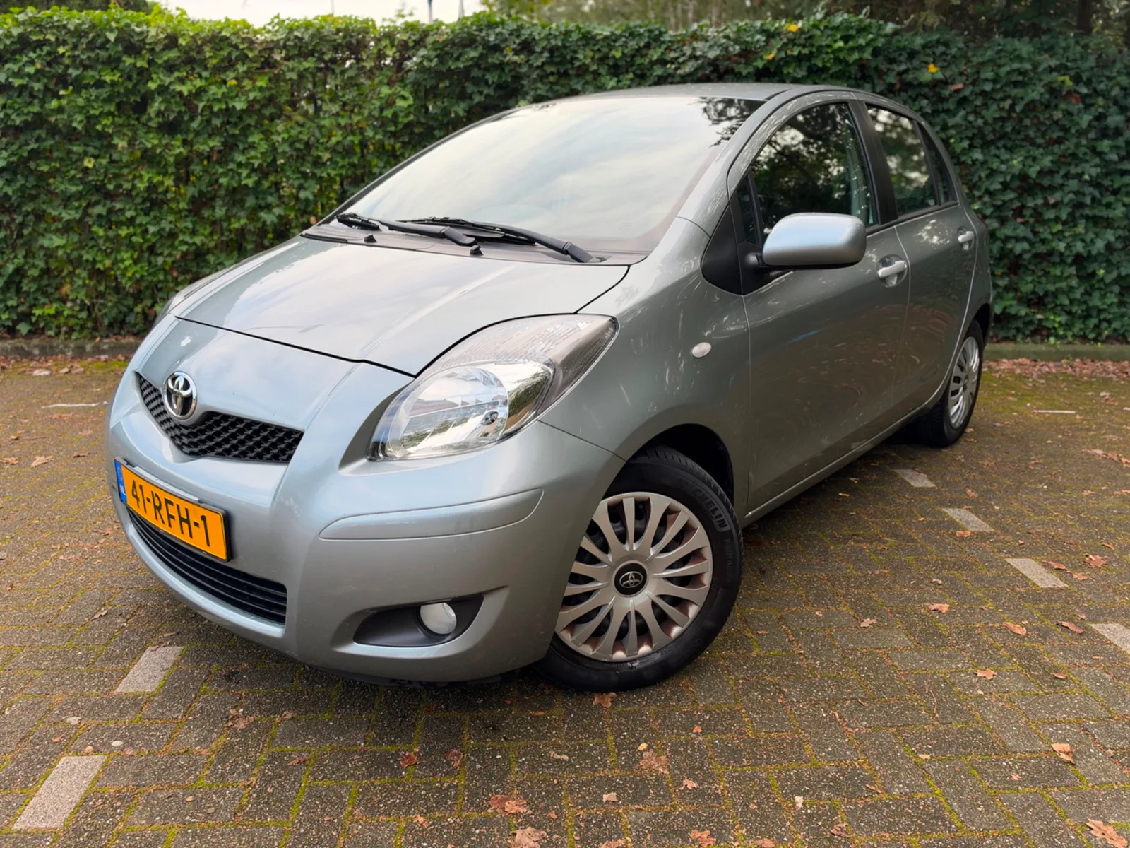 Toyota Yaris (2011) — foto 1