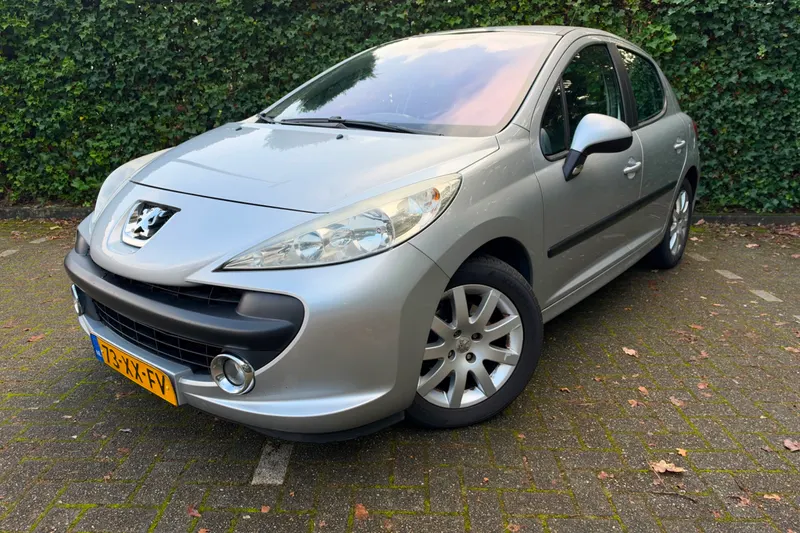 Peugeot 207 (2007)