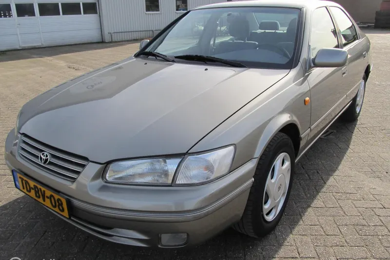 Toyota Camry (1998)