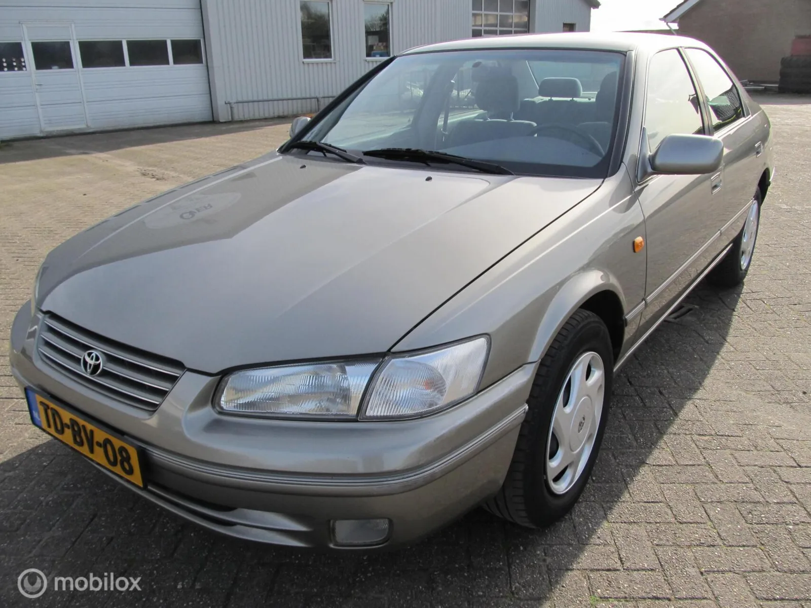 Toyota Camry (1998) — foto 1