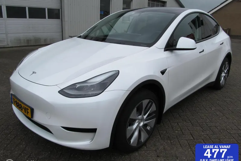 Tesla Model Y (2023)