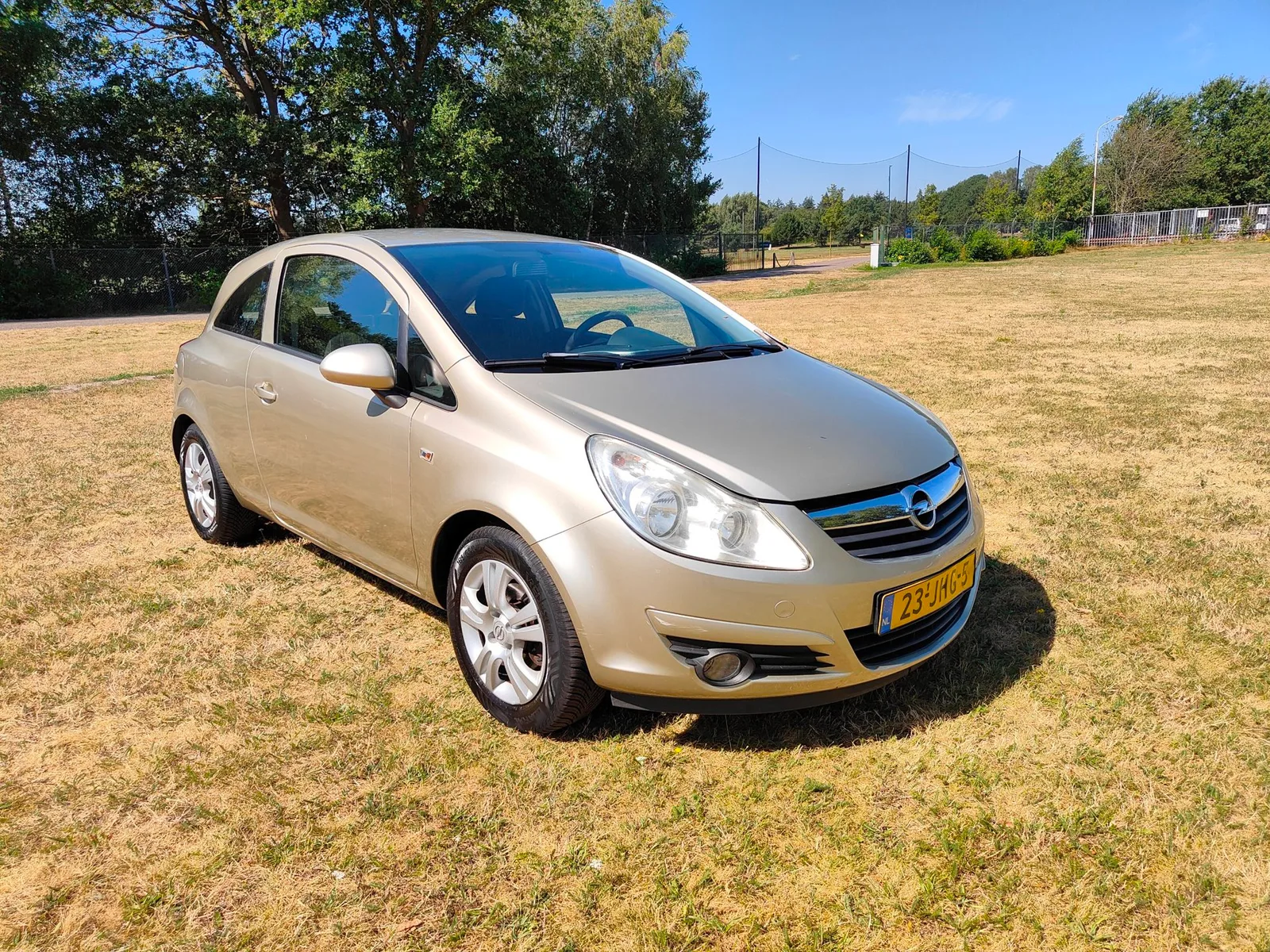 Opel Corsa (2009) — foto 1