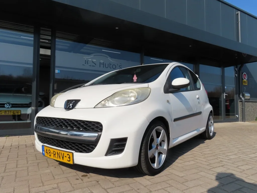 Peugeot 107 (2011) — foto 1
