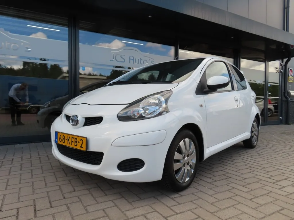 Toyota Aygo (2009) — foto 1