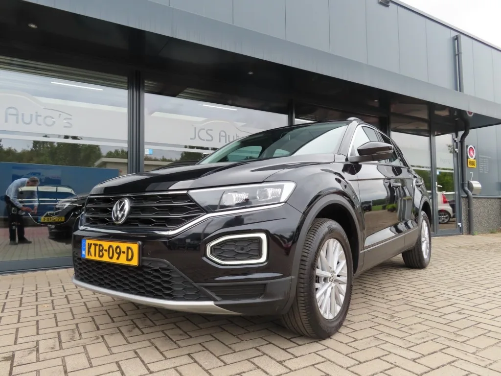 Volkswagen T-Roc (2020) — foto 1
