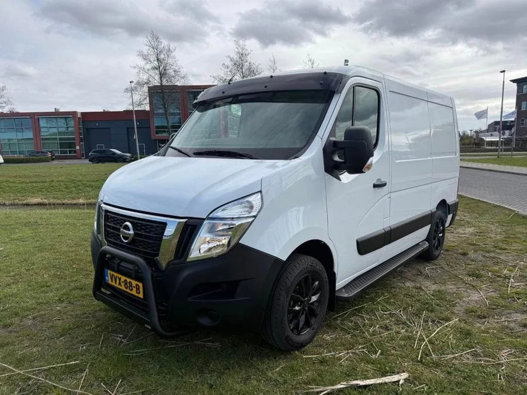 Nissan Interstar (2023) — foto 1