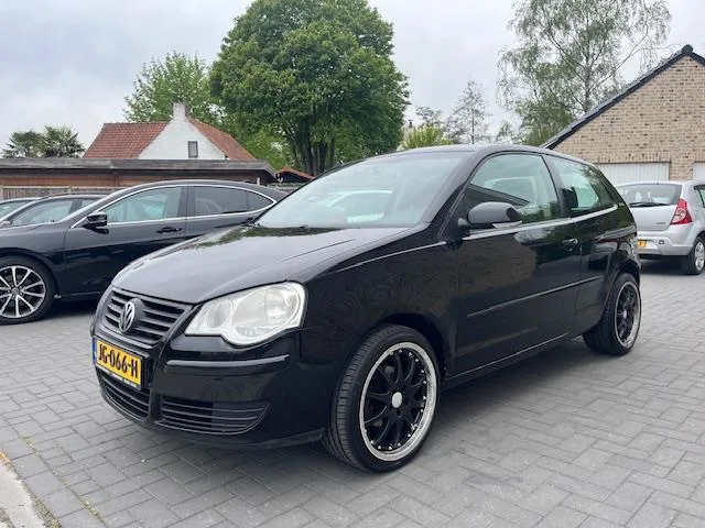 Volkswagen Polo (2006) — foto 1