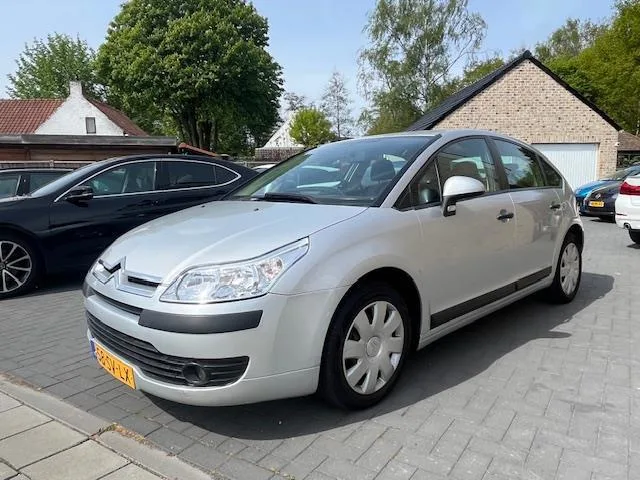 Citroën C4 (2006) — foto 1