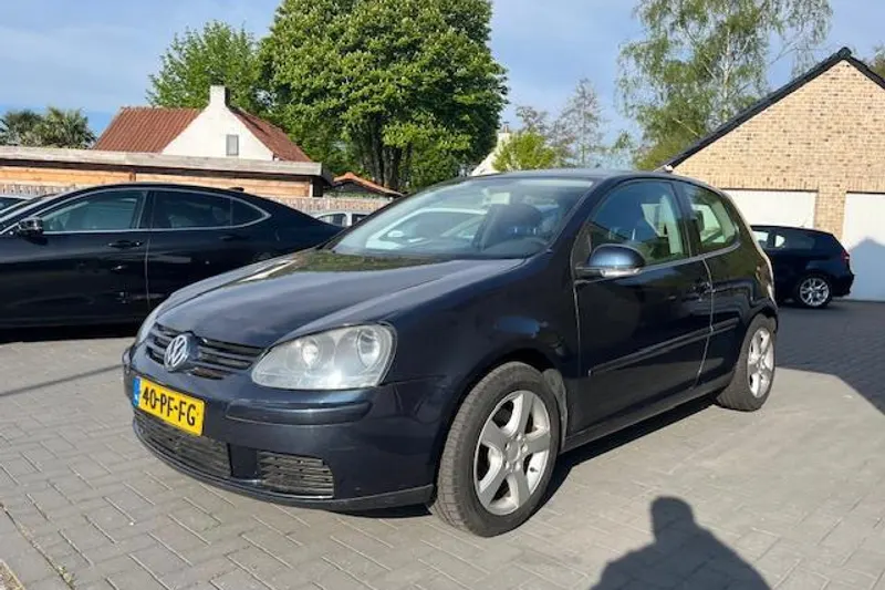 Volkswagen Golf (2004)