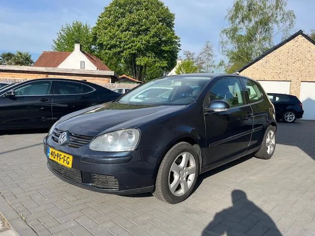 Volkswagen Golf (2004) — foto 1