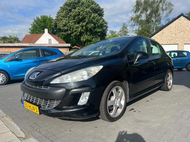 Peugeot 308 (2009) — foto 1