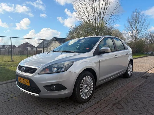 Ford Focus (2010) — foto 1