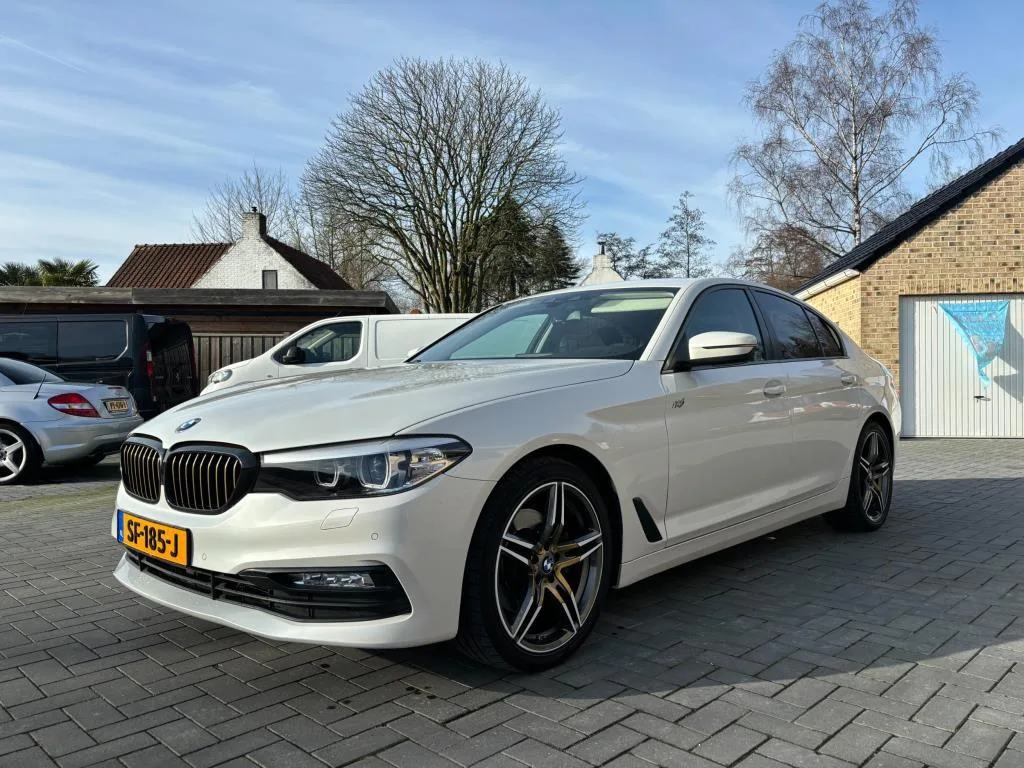 BMW 5-Serie (2017) — foto 1